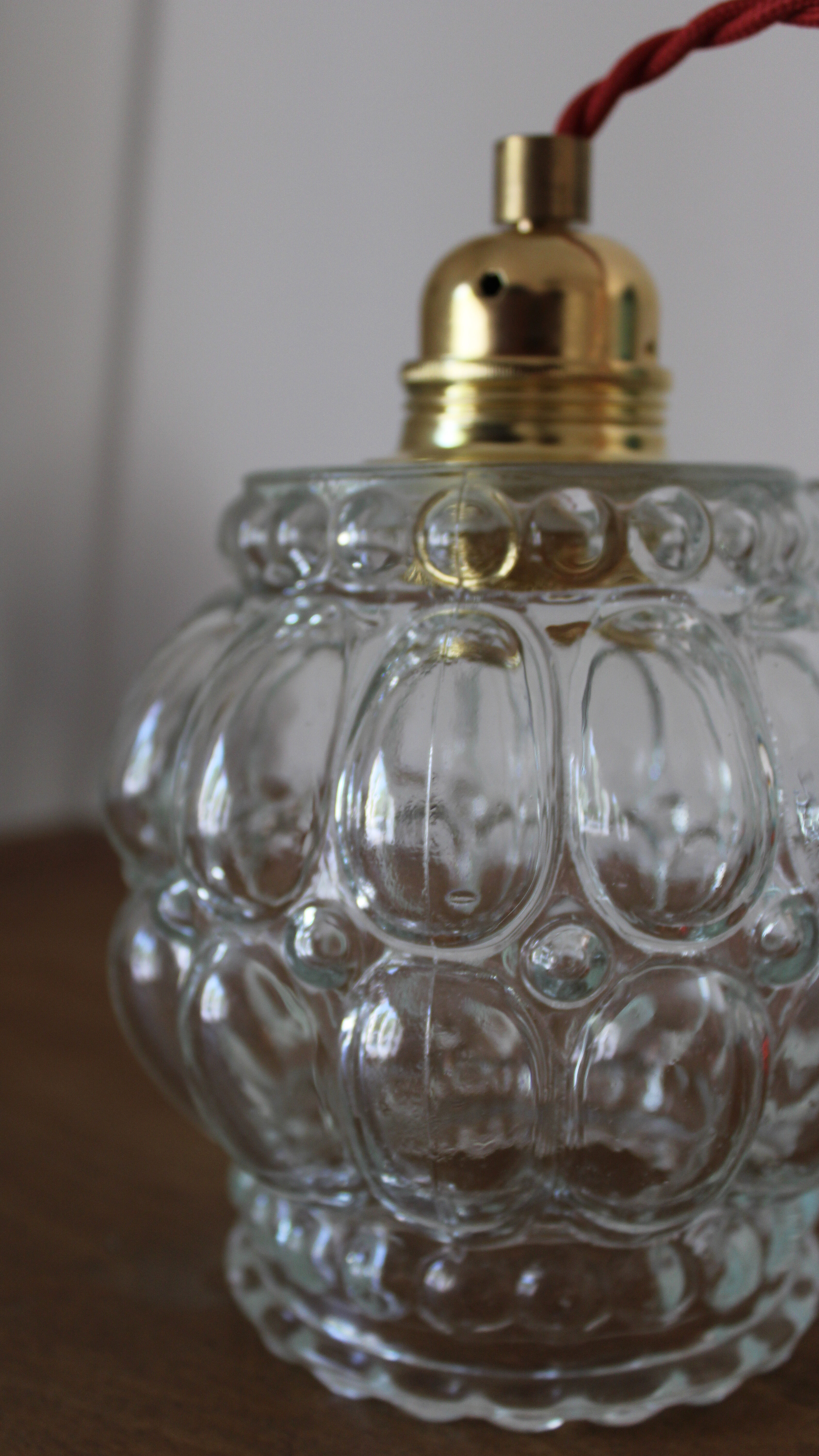 Moulded glass hanging lamp