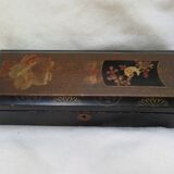 Boîte japonaise ancienne en bois laqué rouge 1920