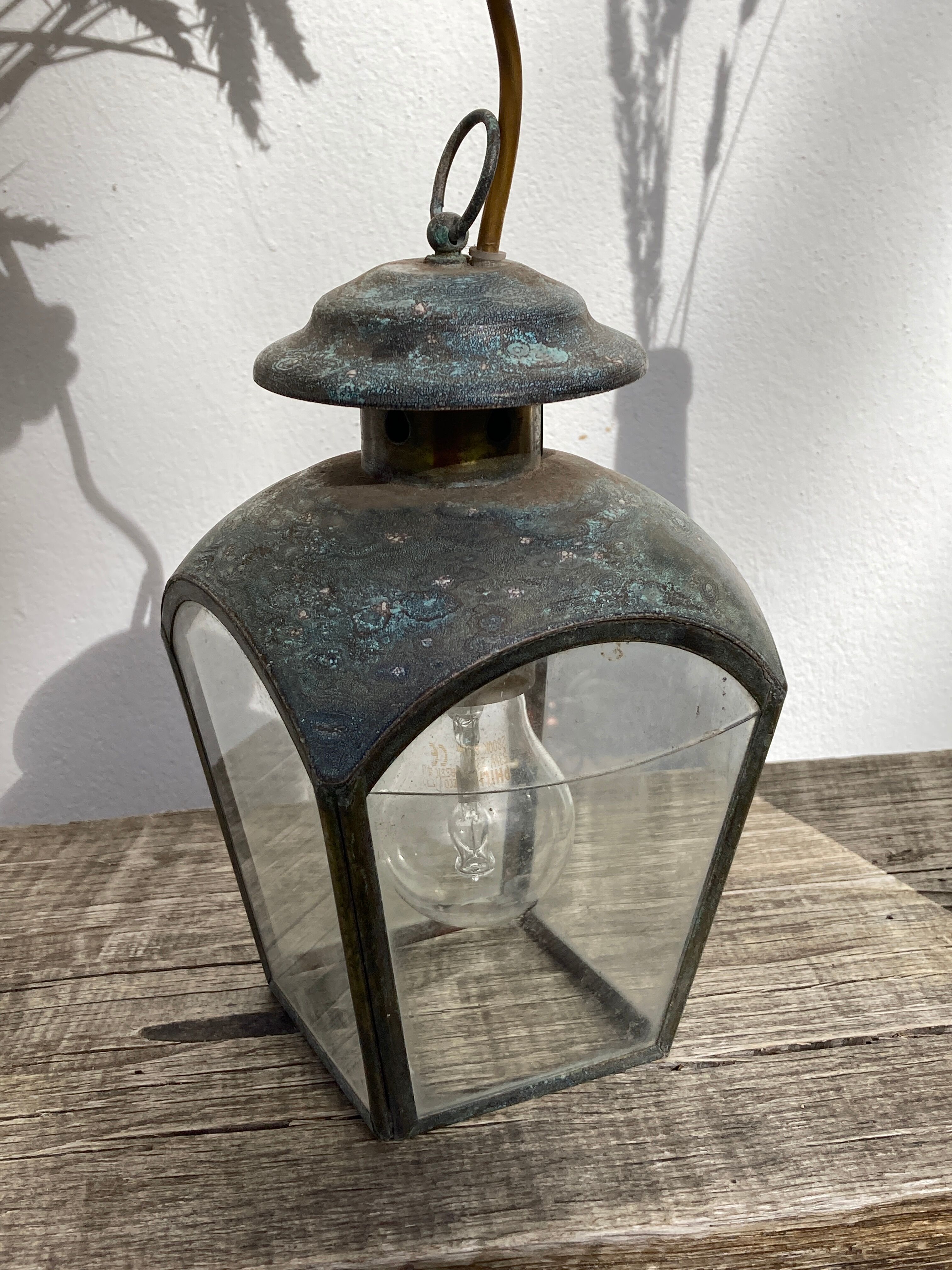 Antique lantern suspension in brass and glass