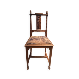 Chaise de style médiéval