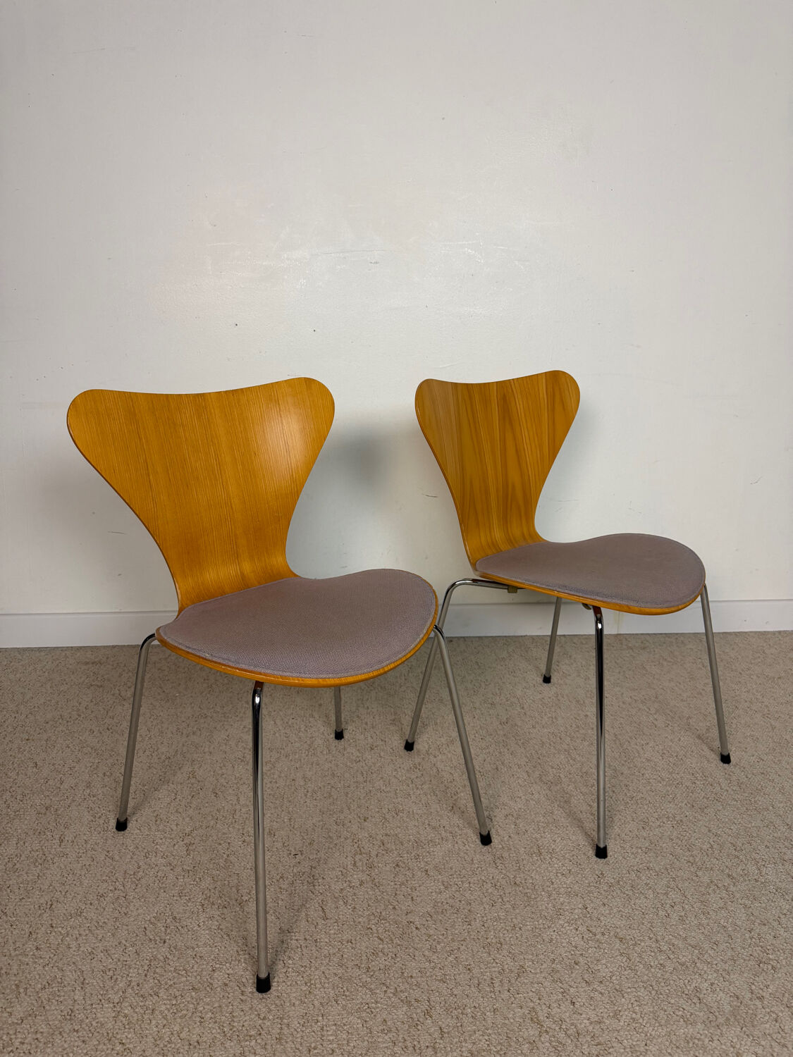 4 chairs Series 7 – Arne Jacobsen for Fritz Hansen