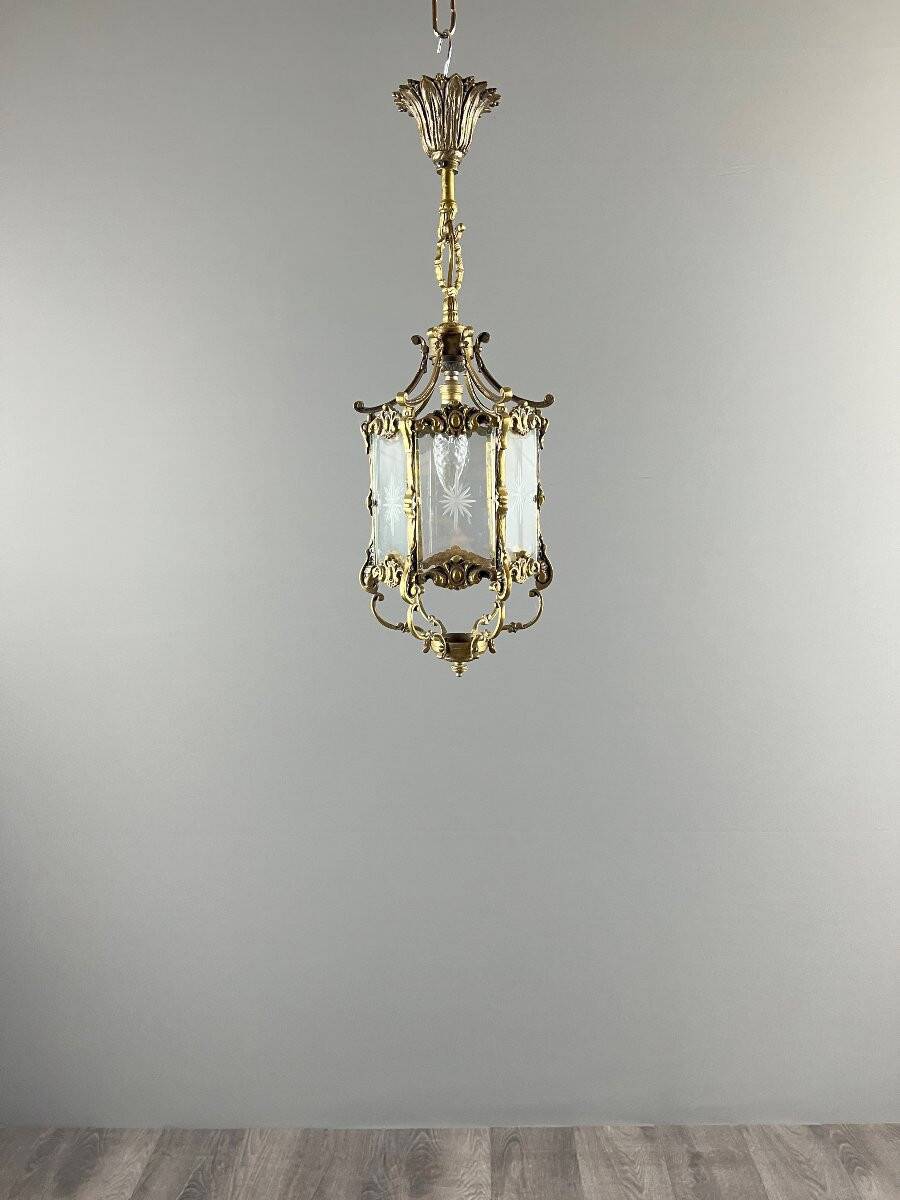 Lanterne en bronze et en verre gravé, début du 20e siècle