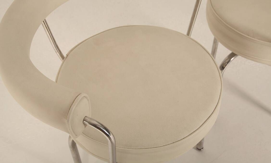 "7" swivel armchair by Le Corbusier, P. Jeanneret, C. Perriand – Cassina