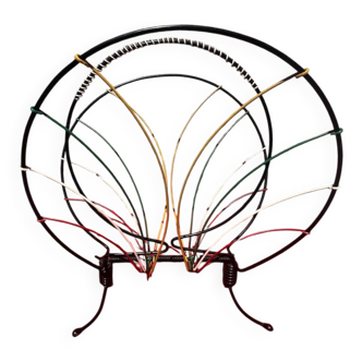 Scoubidou magazine rack