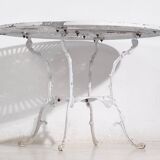 Vintage white garden table and chairs (c.1950). Set of 5 pieces.