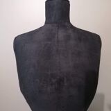 Old bust of seamstress called "wasp size"