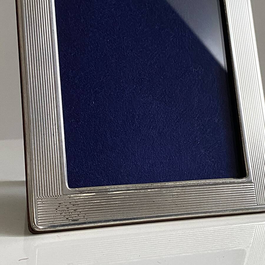 Metal photo frame