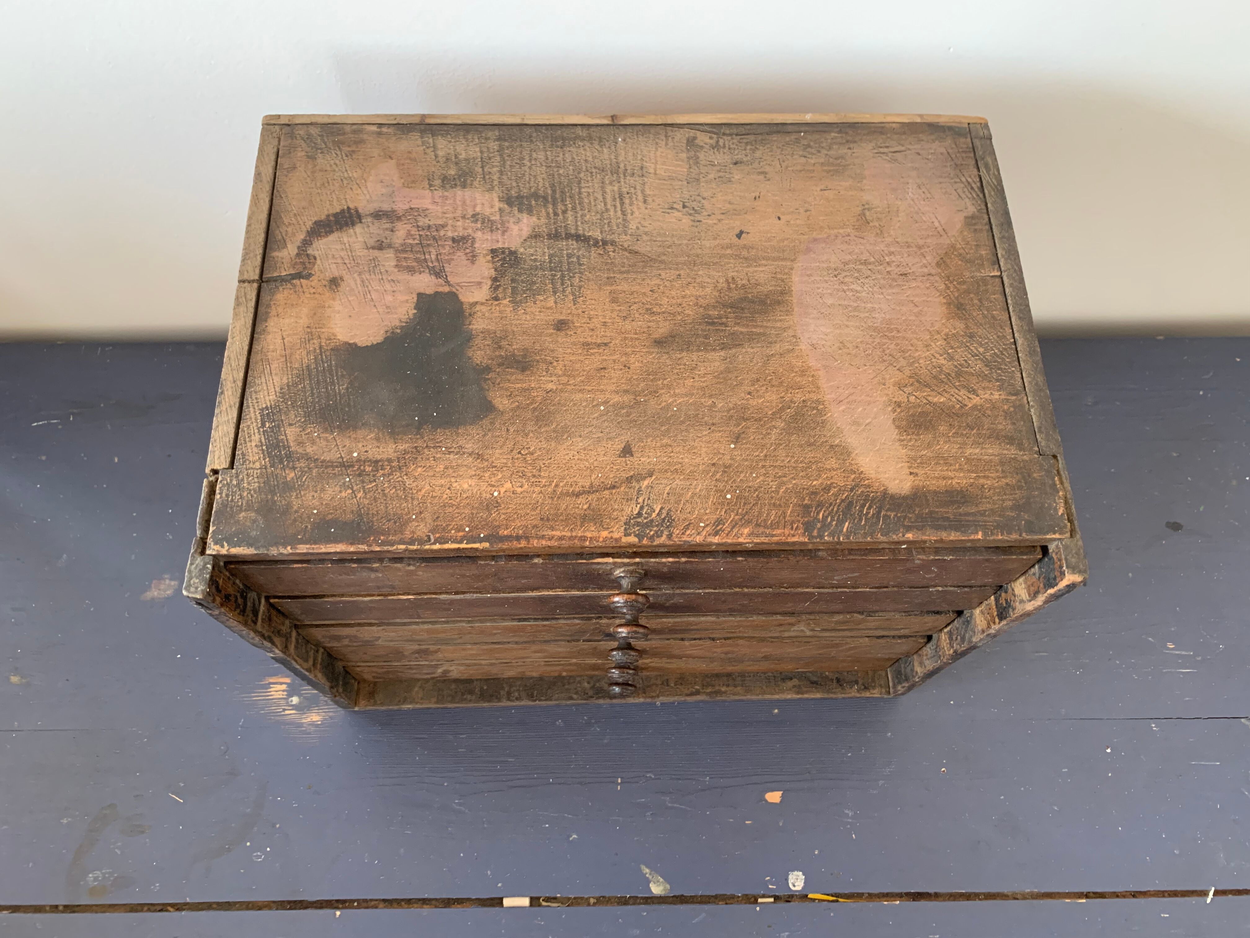 Meuble de métier ancien