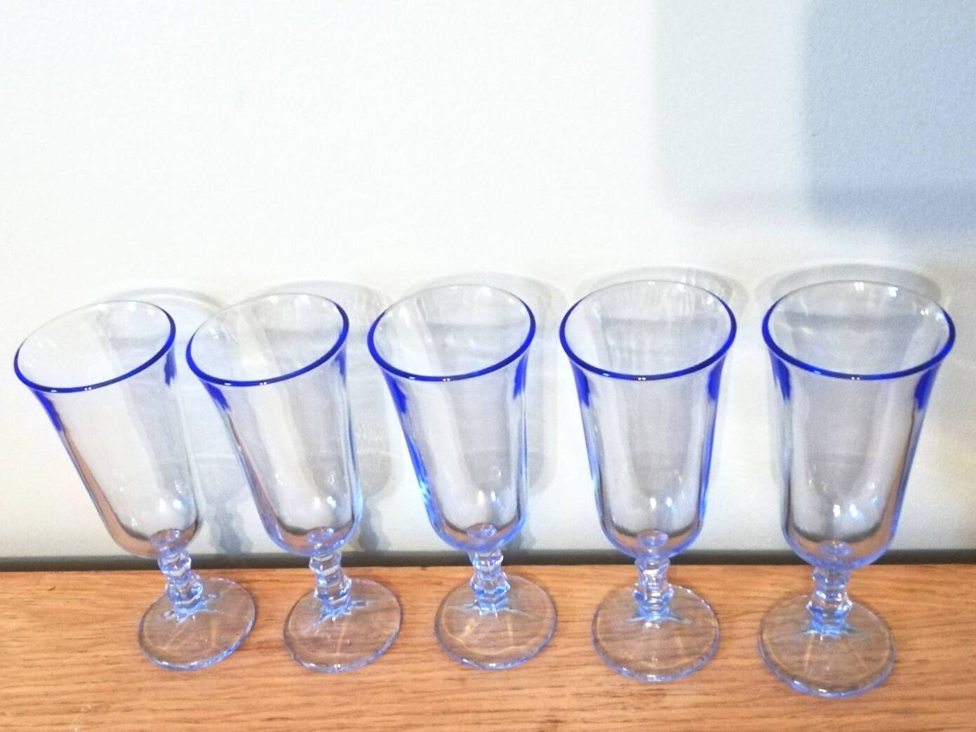 5 champagne flutes