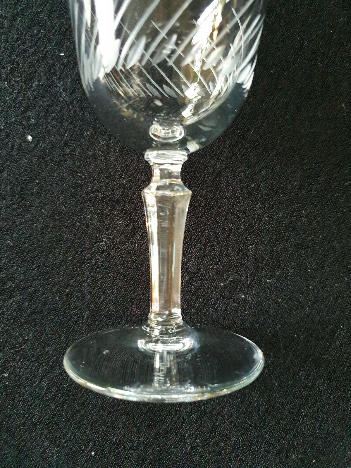 Lot of 5 glasses of chiseled glass