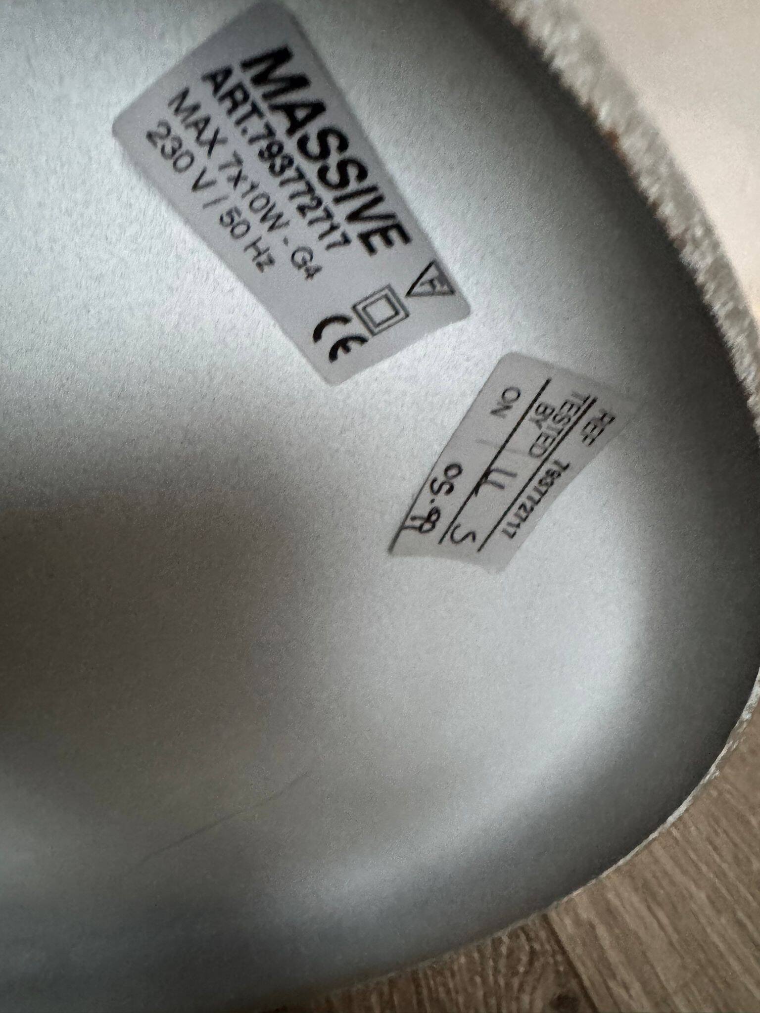 Unique floor lamp by Massive with 7 roses