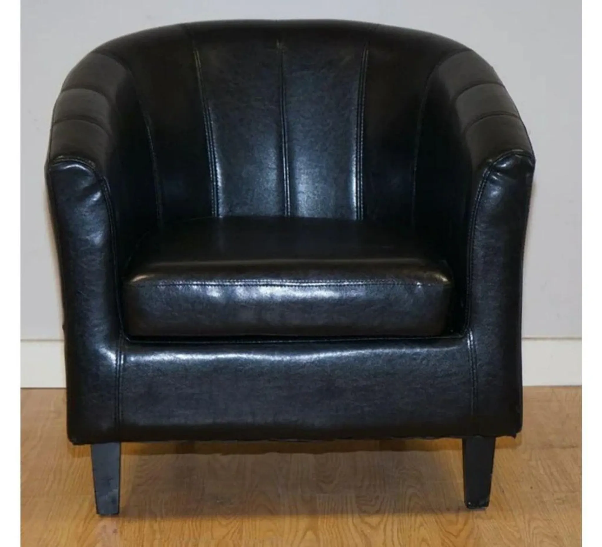 Fauteuil moderne en similicuir noir