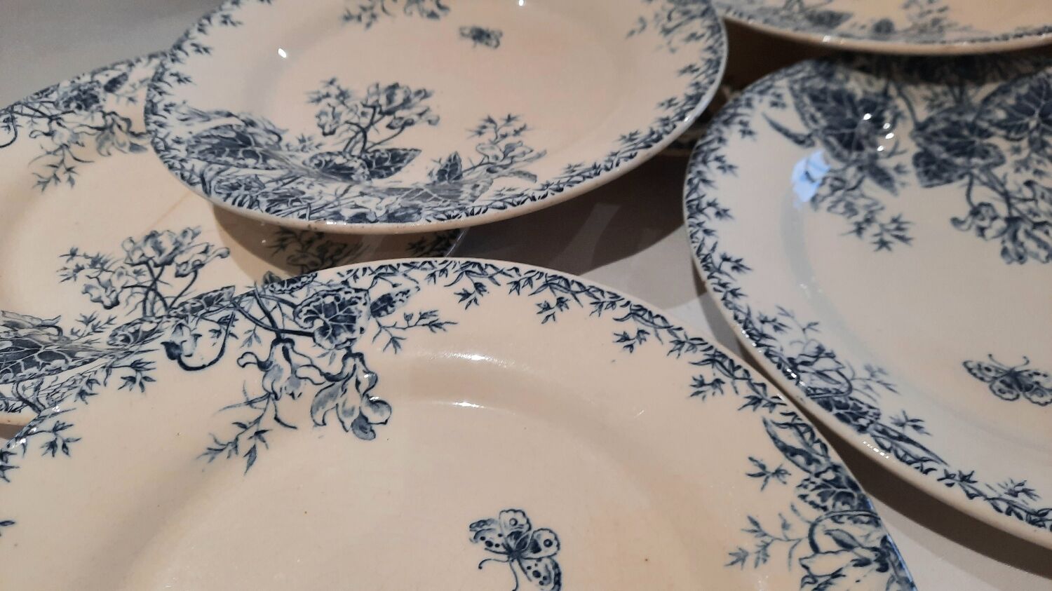 Vintage Gien plates