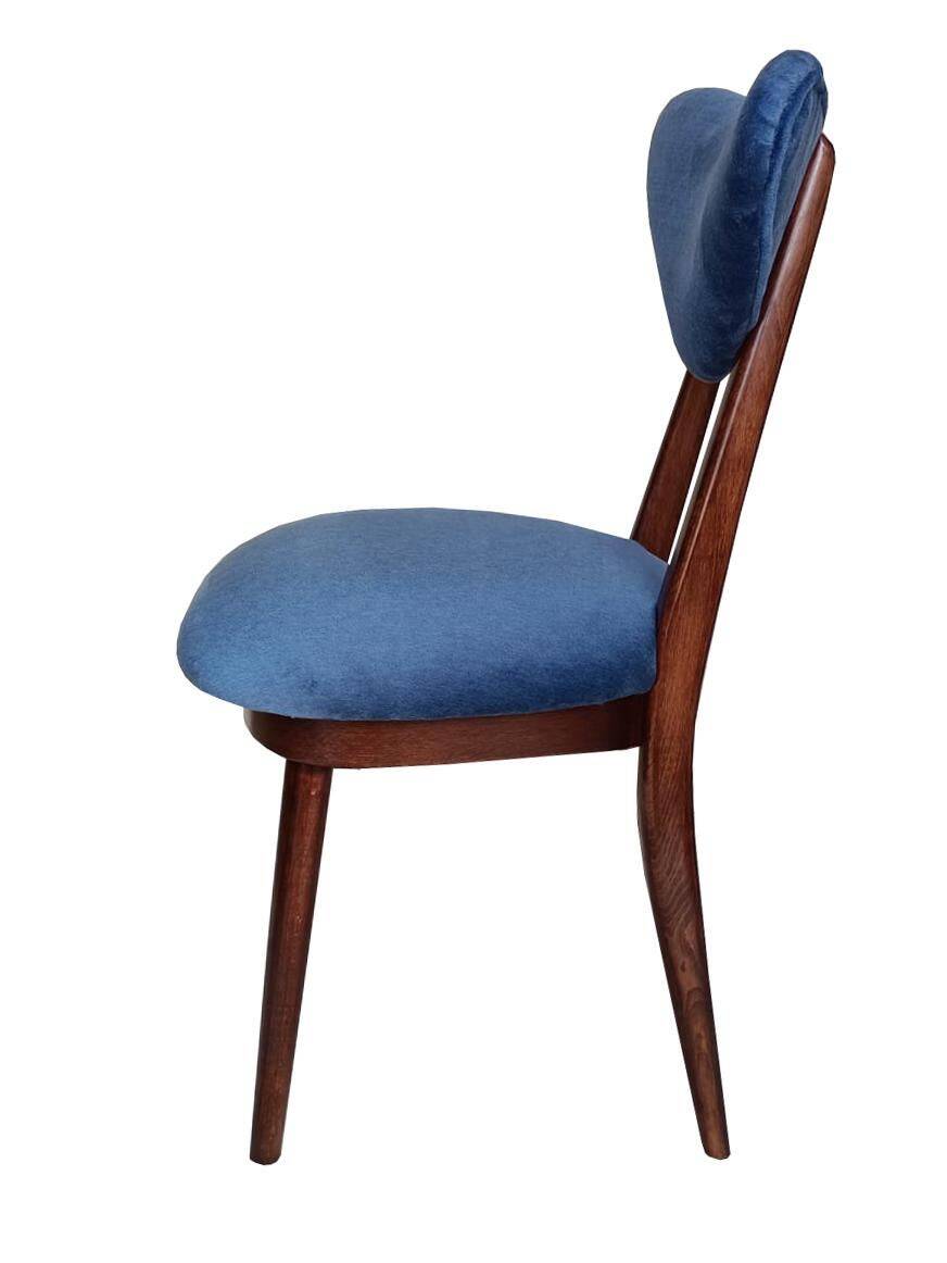 Heart-shaped chair in blue velvet and beech wood, mid-20th century, Poland, 1960s.