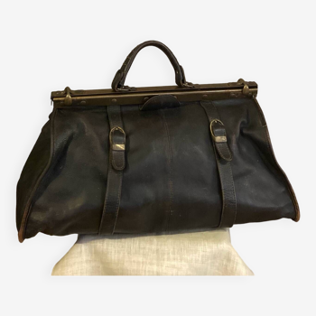 Large travel bag in leather and brass 20th century