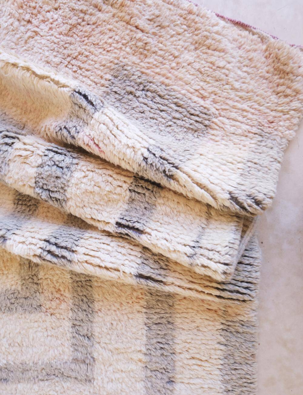 Contemporary Moroccan Rug - 266 x 162 cm
