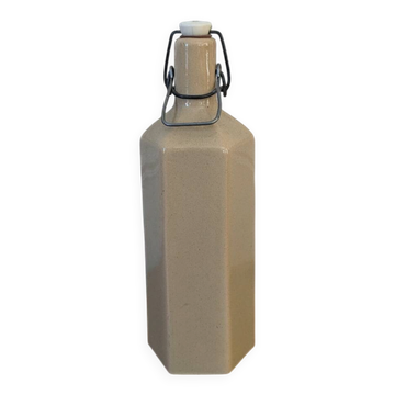 Bouteille en grès