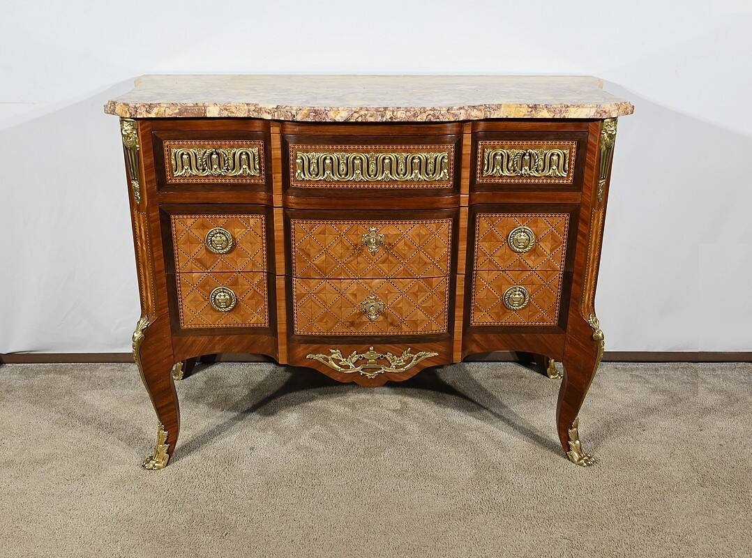 Rosewood and Amaranth chest of drawers, Louis XV / Louis XVI Transition style – Late 19th century