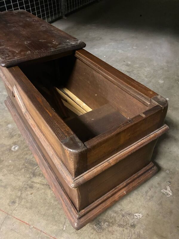 Banc ouvrant en bois ancien en chêne