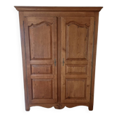 Armoire en chêne massif