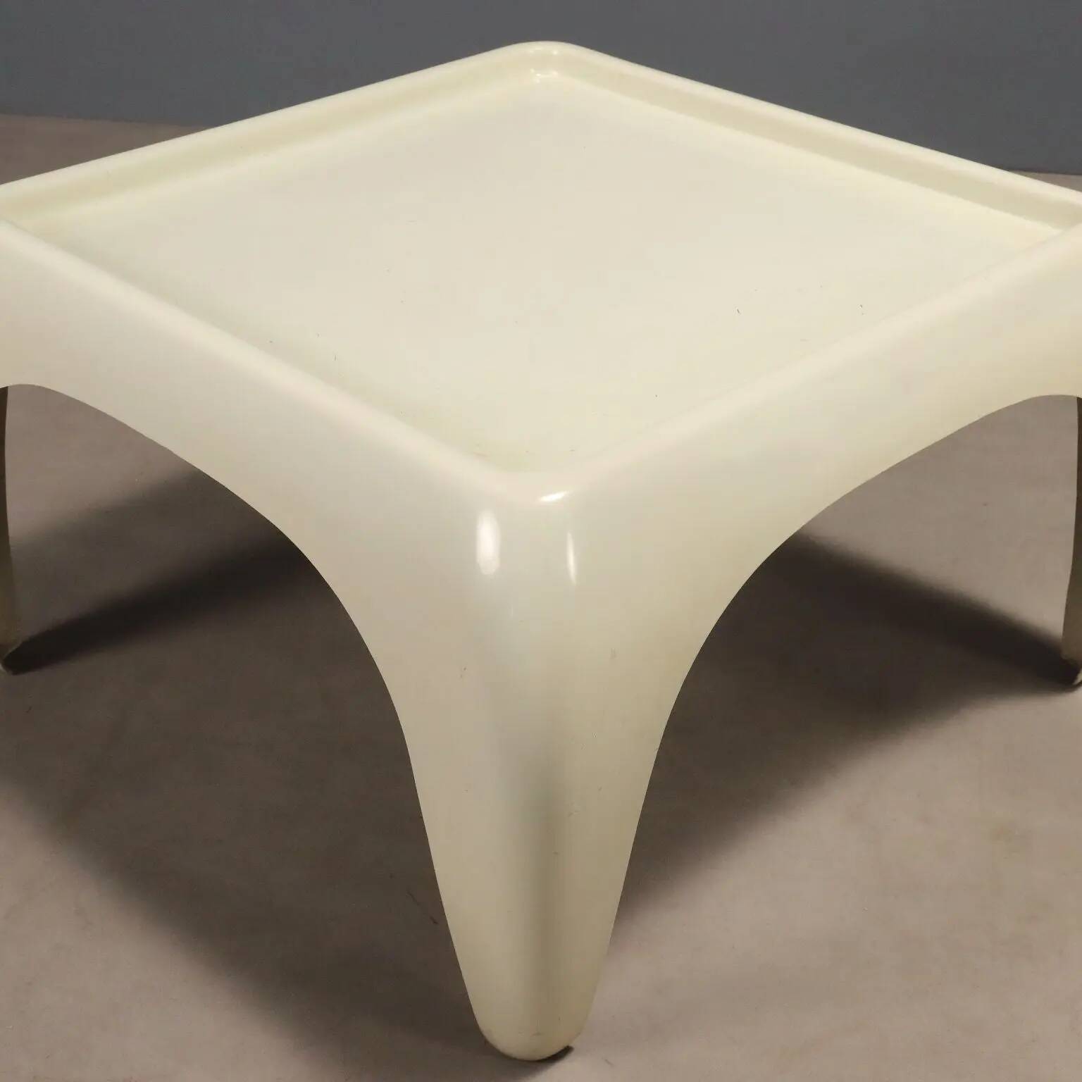 Vintage Space Age white fibreglass coffee tables, design, 1960s