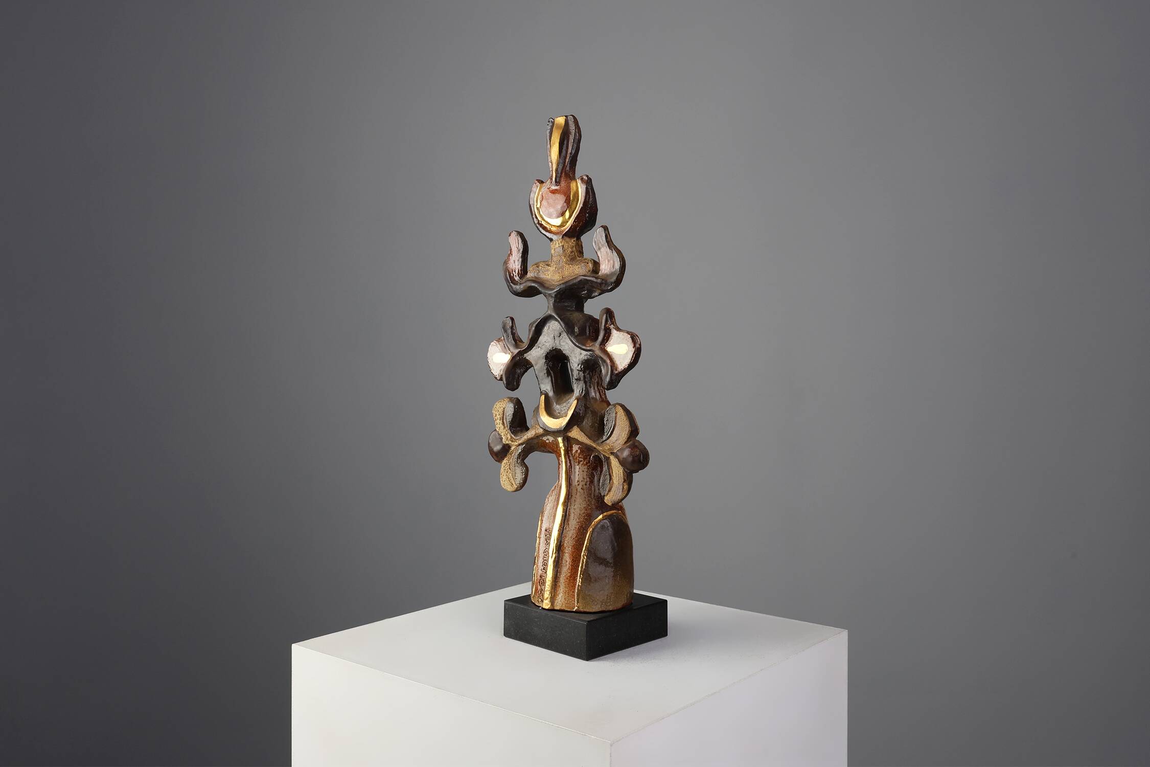 Totem signed and numbered by Elisabeth Vandeweghe for Perignem, Belgium, 19