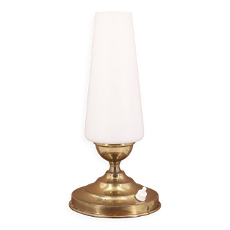 Lampe en laiton avec opaline blanche opaque, années 50