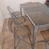 Table and chairs set