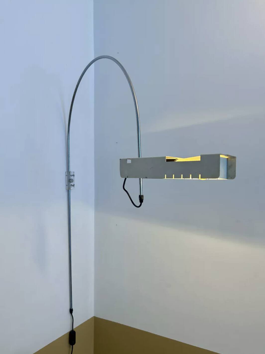 Adjustable wall light, Italian design 1970