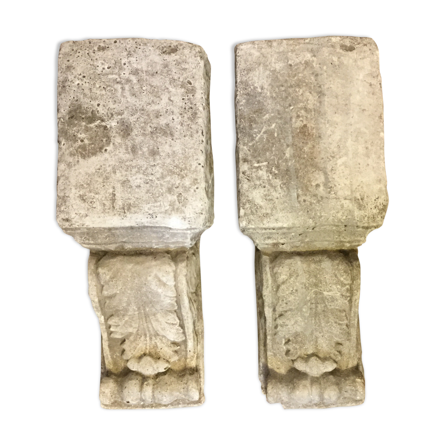Stone wall lamp consoles