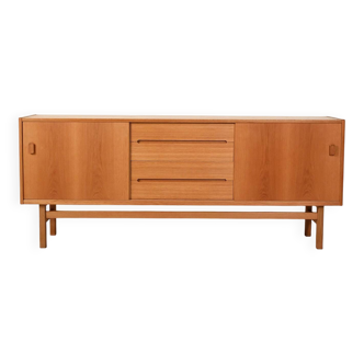 Buffet en chêne modèle "Arild" par Nils Jonsson pour Troeds