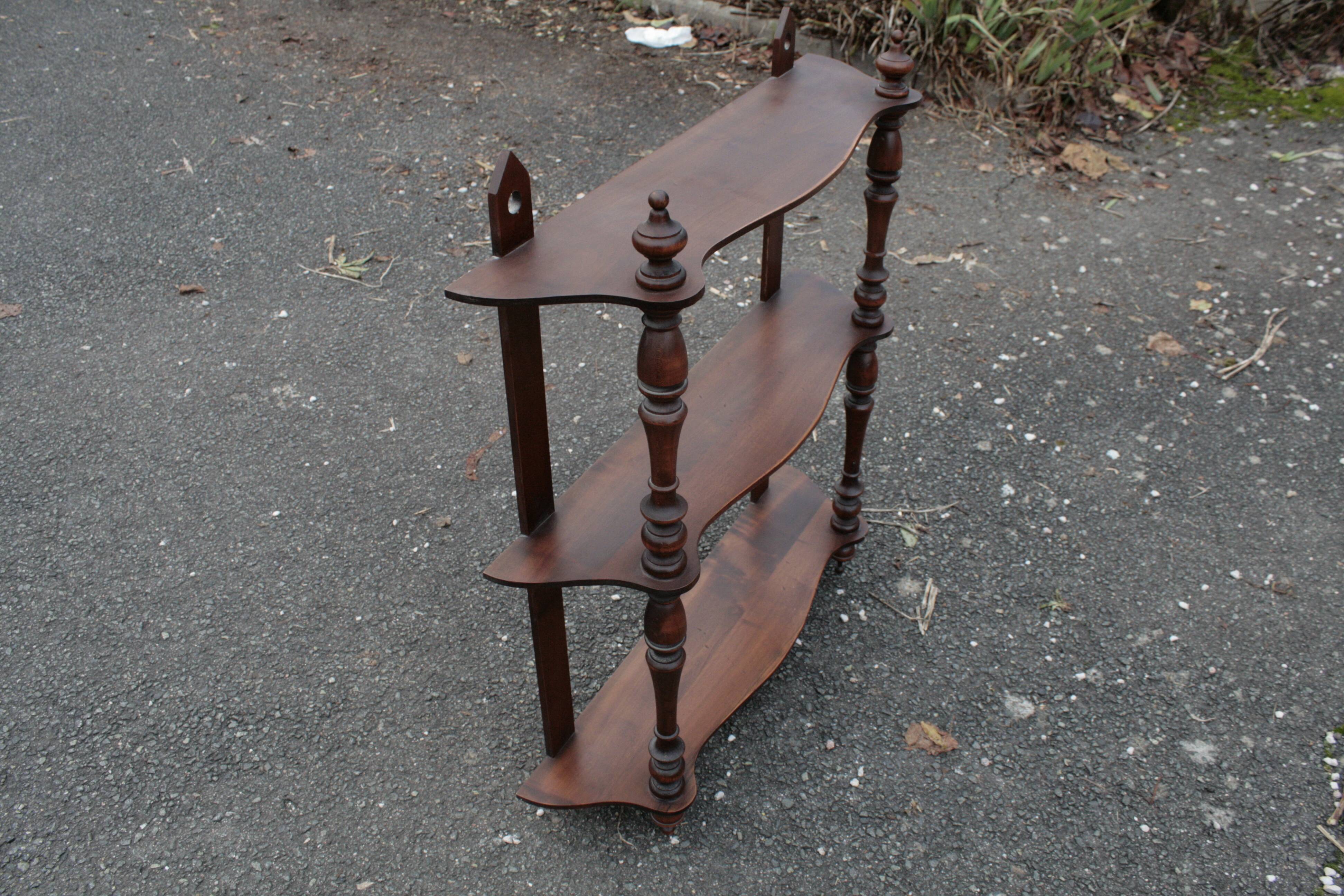 Napoleon III style shelves