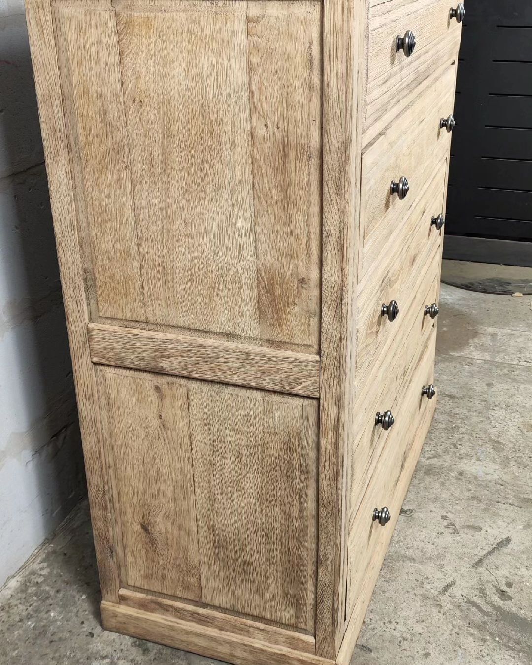 Oak chest of drawers five drawers