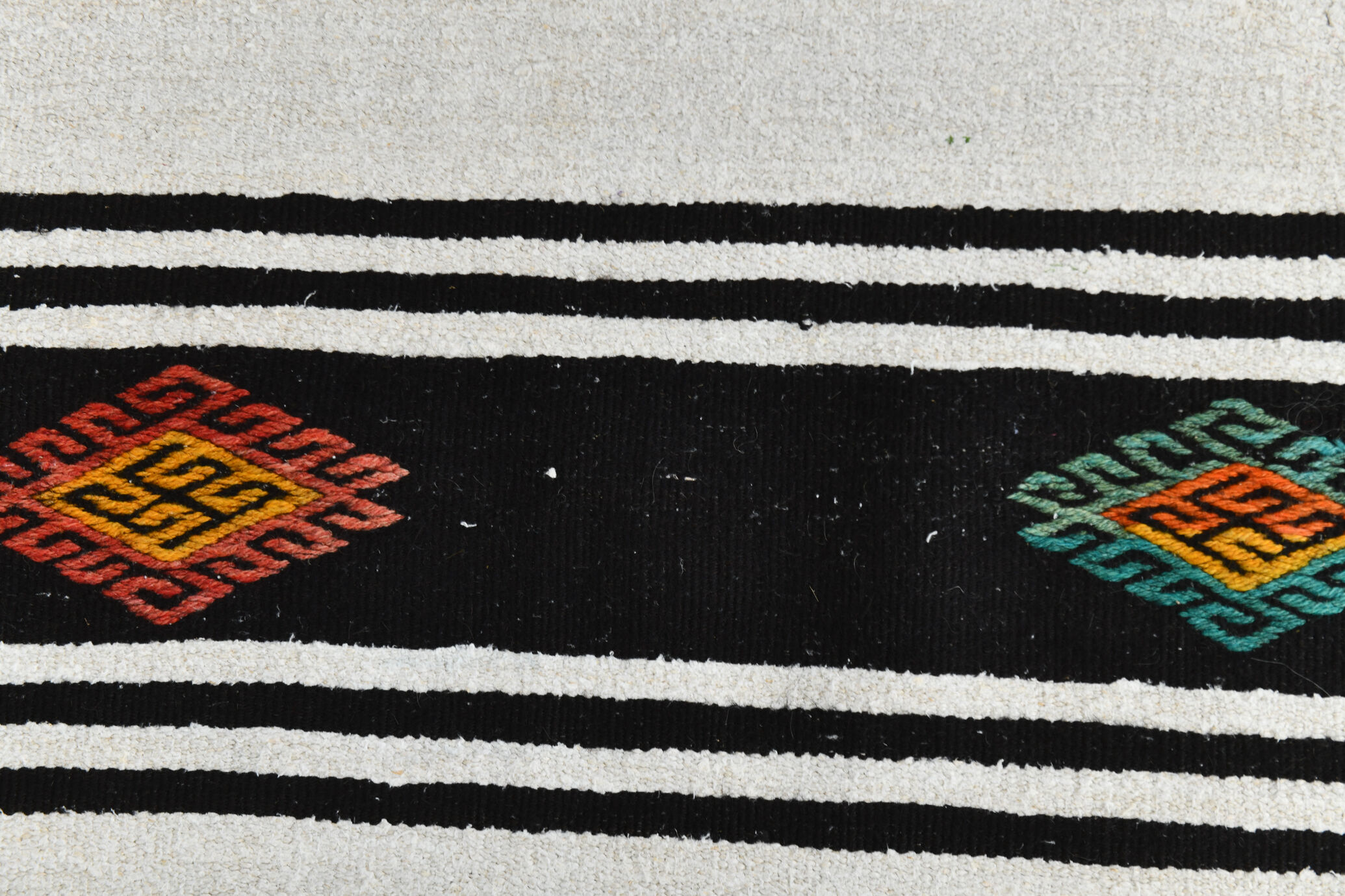 6x13 White & Black Hemp Carpet, 202x404Cm