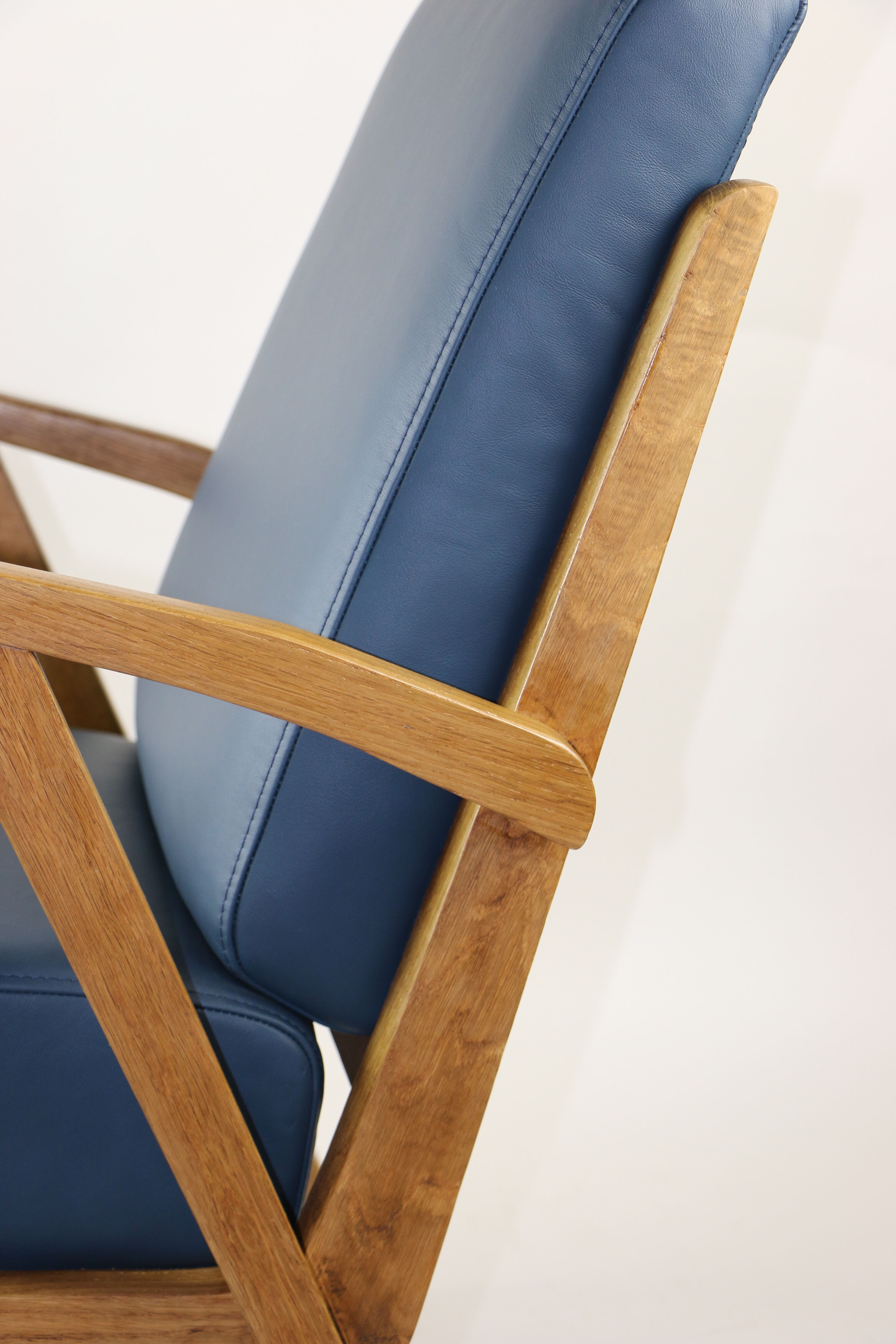 Fauteuil en cuir bleu des années 1970