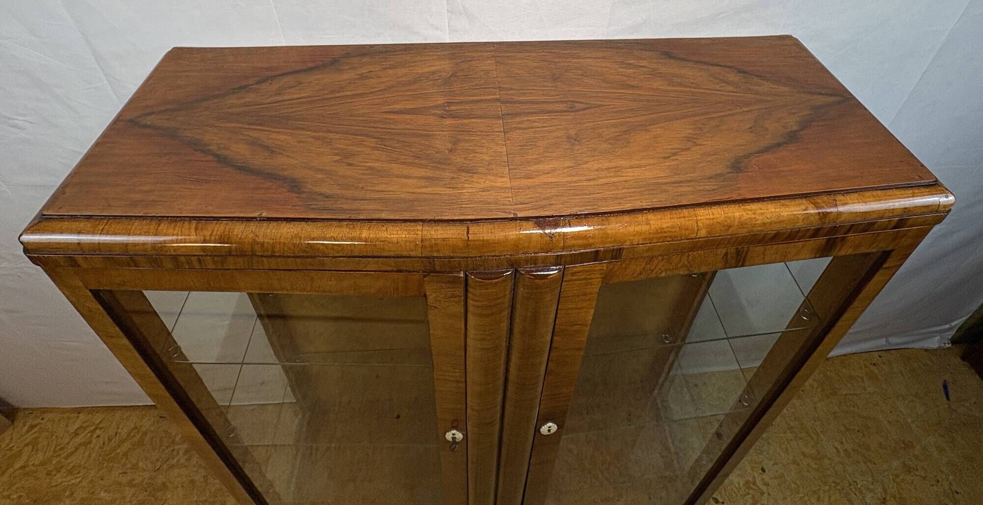 Elegant Art Deco Vintage Display Cabinet (Circa 1930–1940)  A beautifully c