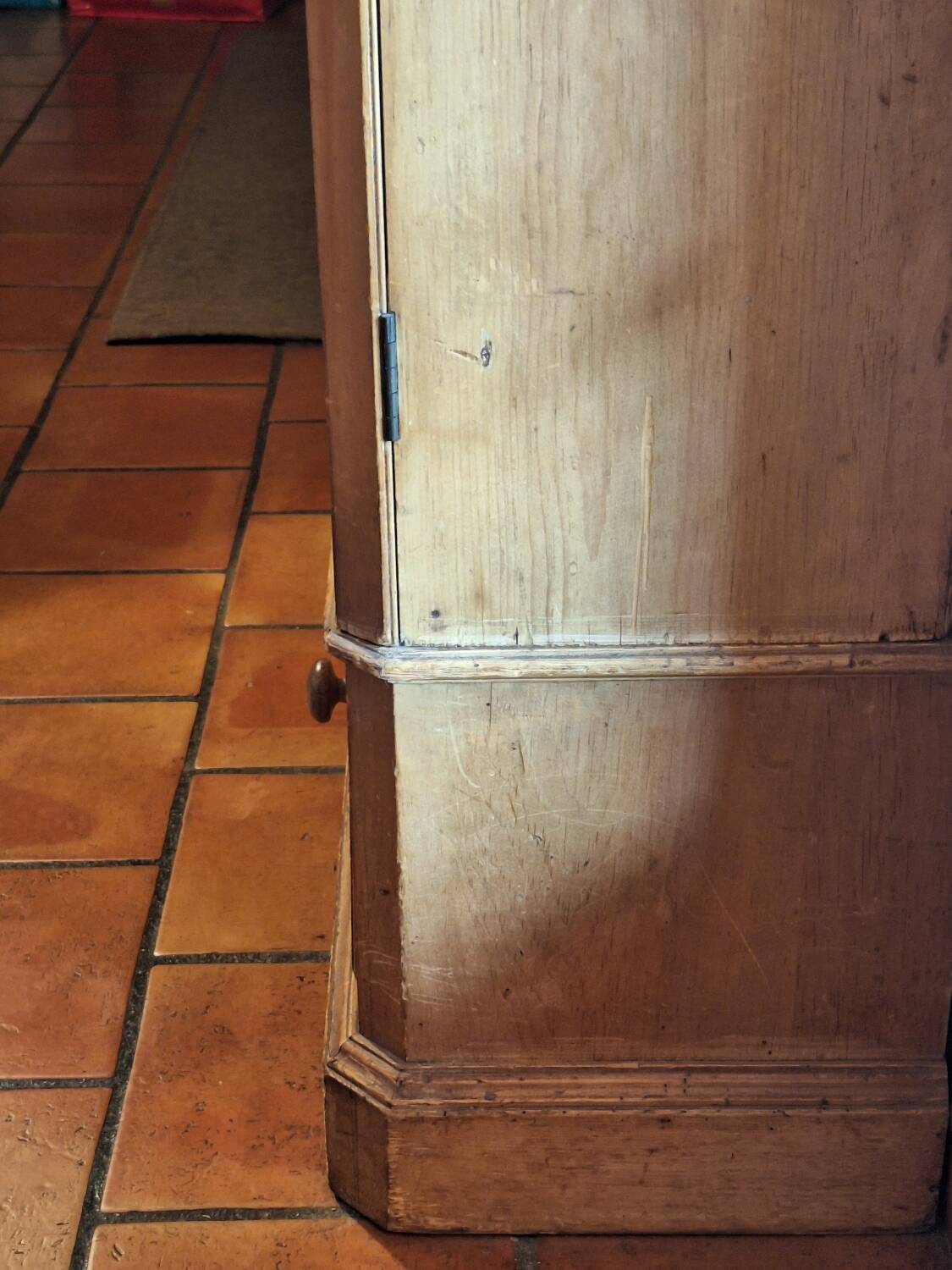 Bookcase, glass-fronted dresser