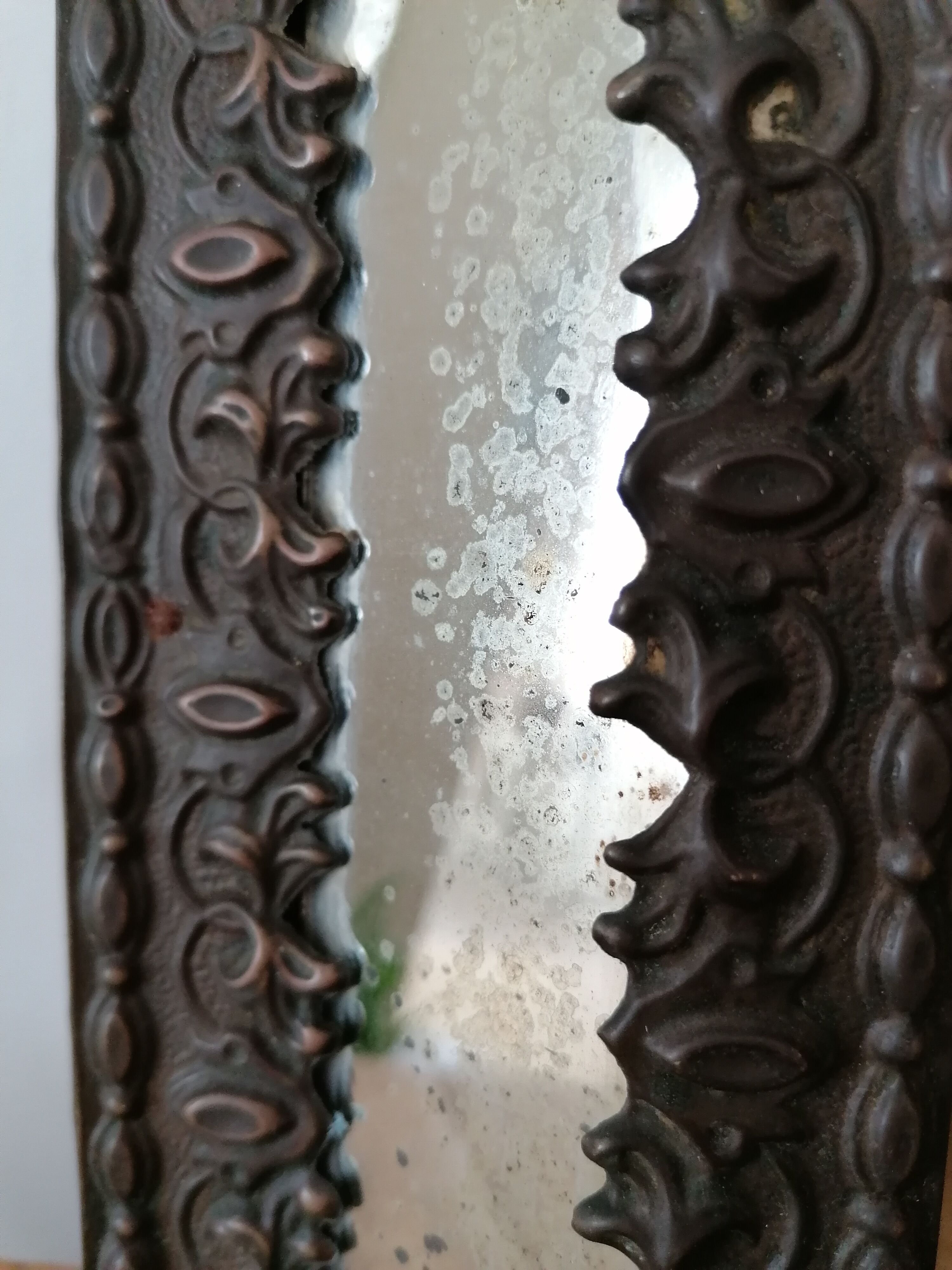 Beveled mirror  59x32cm