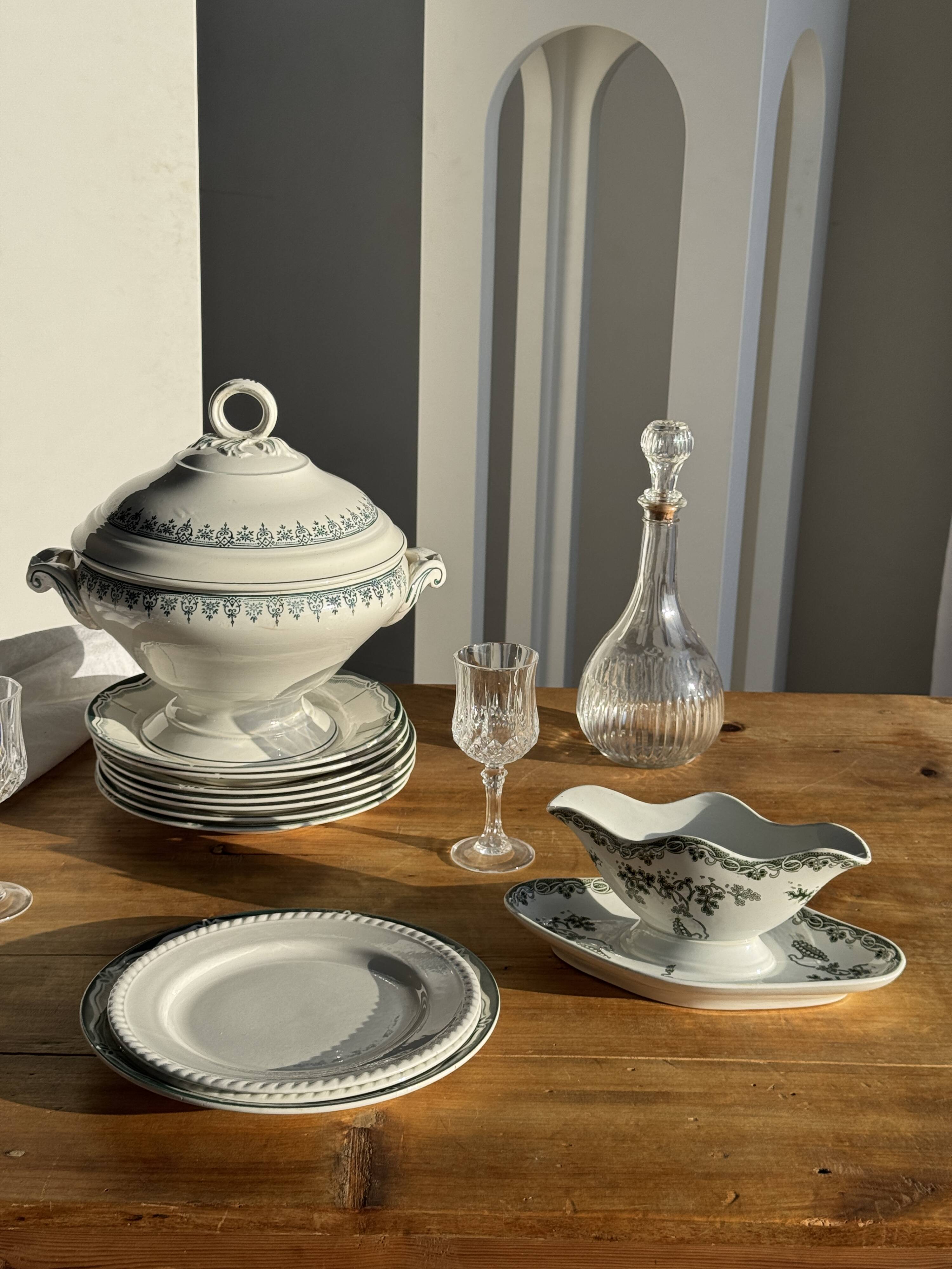 Covered soup tureen or vegetable dish in Saint Amand earthenware H29 D28