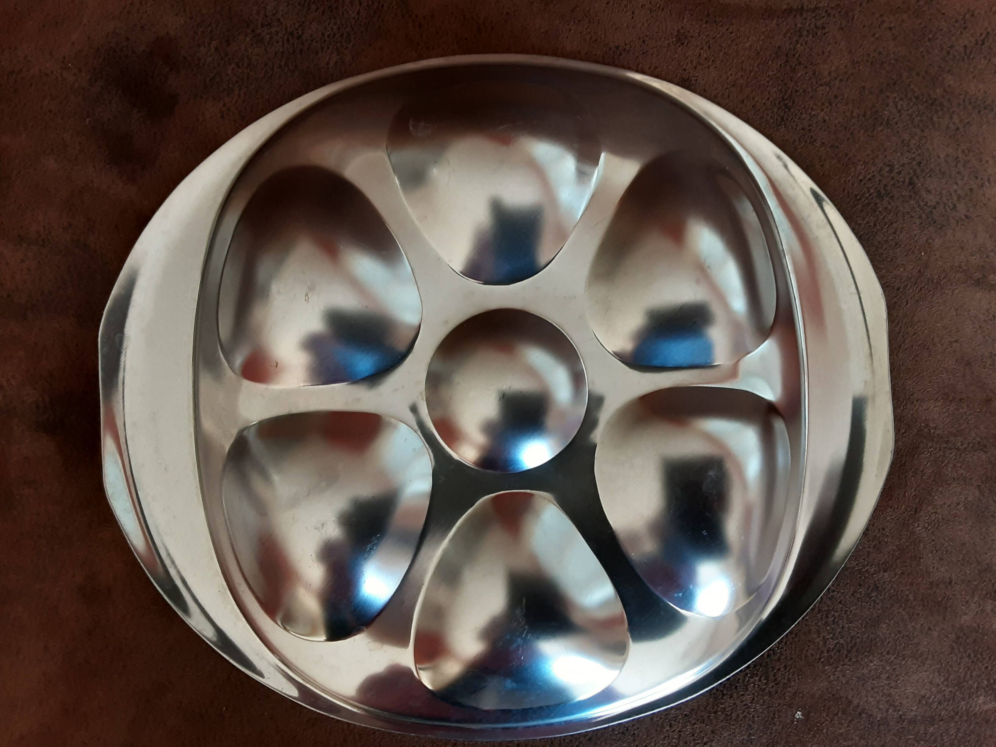 Set of 6 metal oyster plates