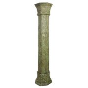Grandes colonnes en bois sculpté