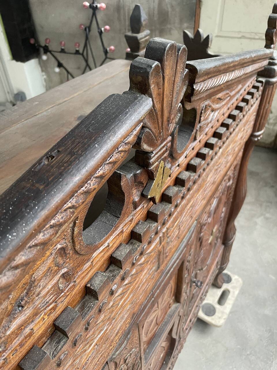 Auvergne brutalist folk art furniture 1890