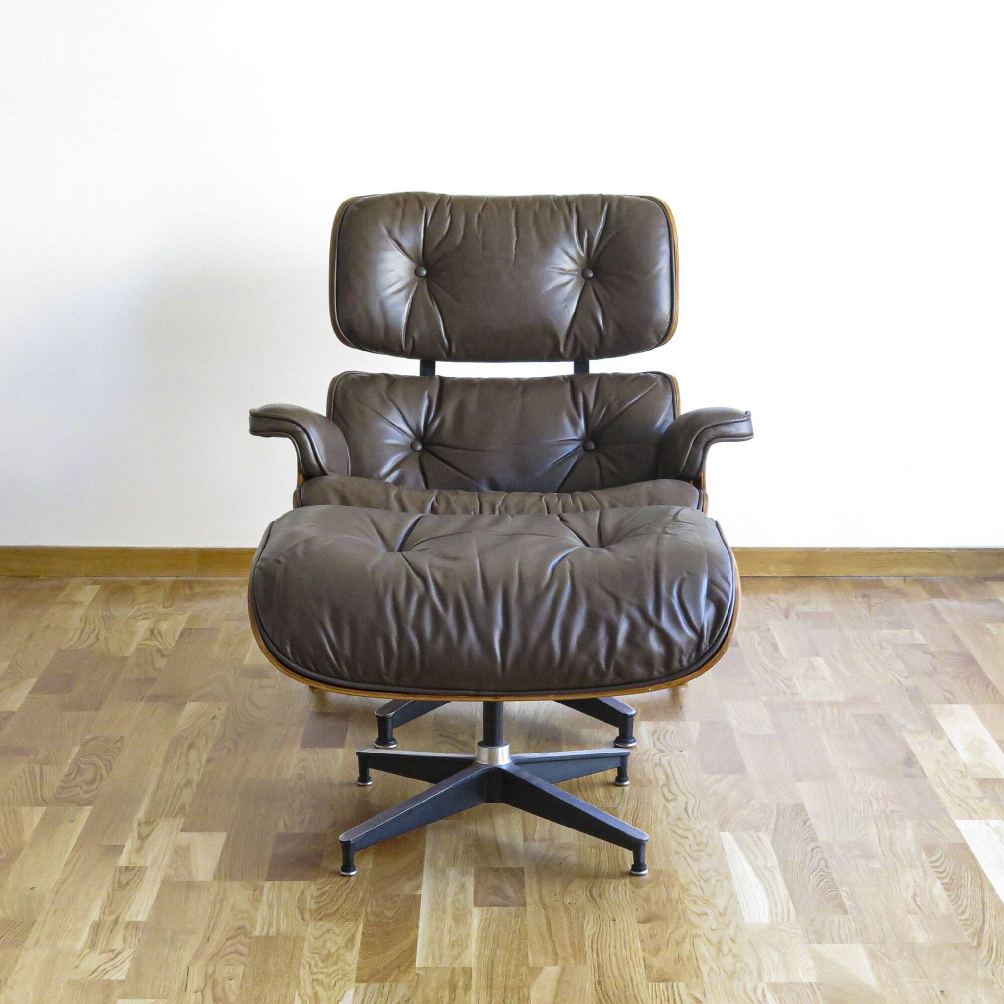 Vintage Lounge Chair (670) and Ottoman (671) - Charles and Ray Eames - Herman Miller