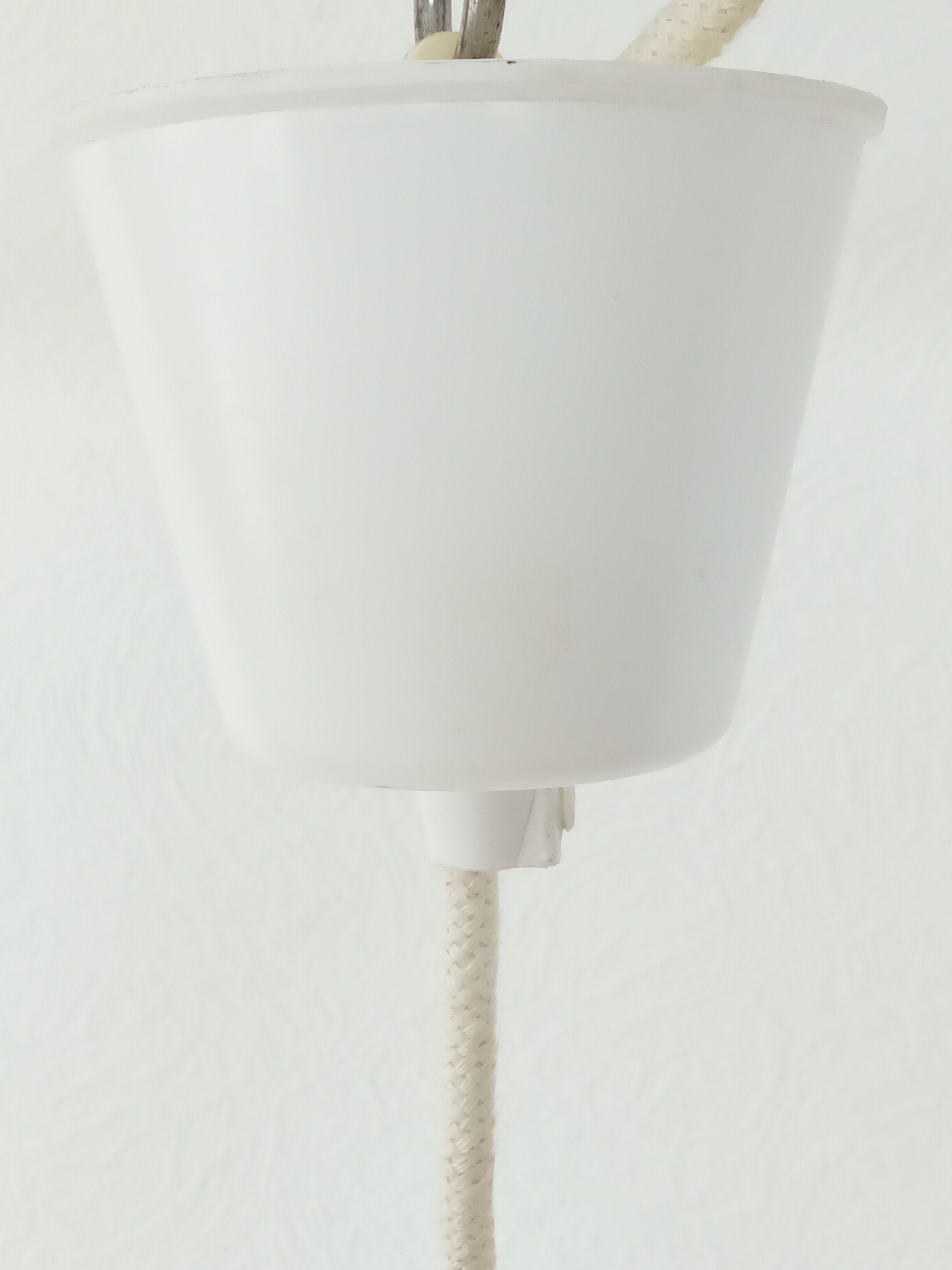 Suspension vintage en opaline