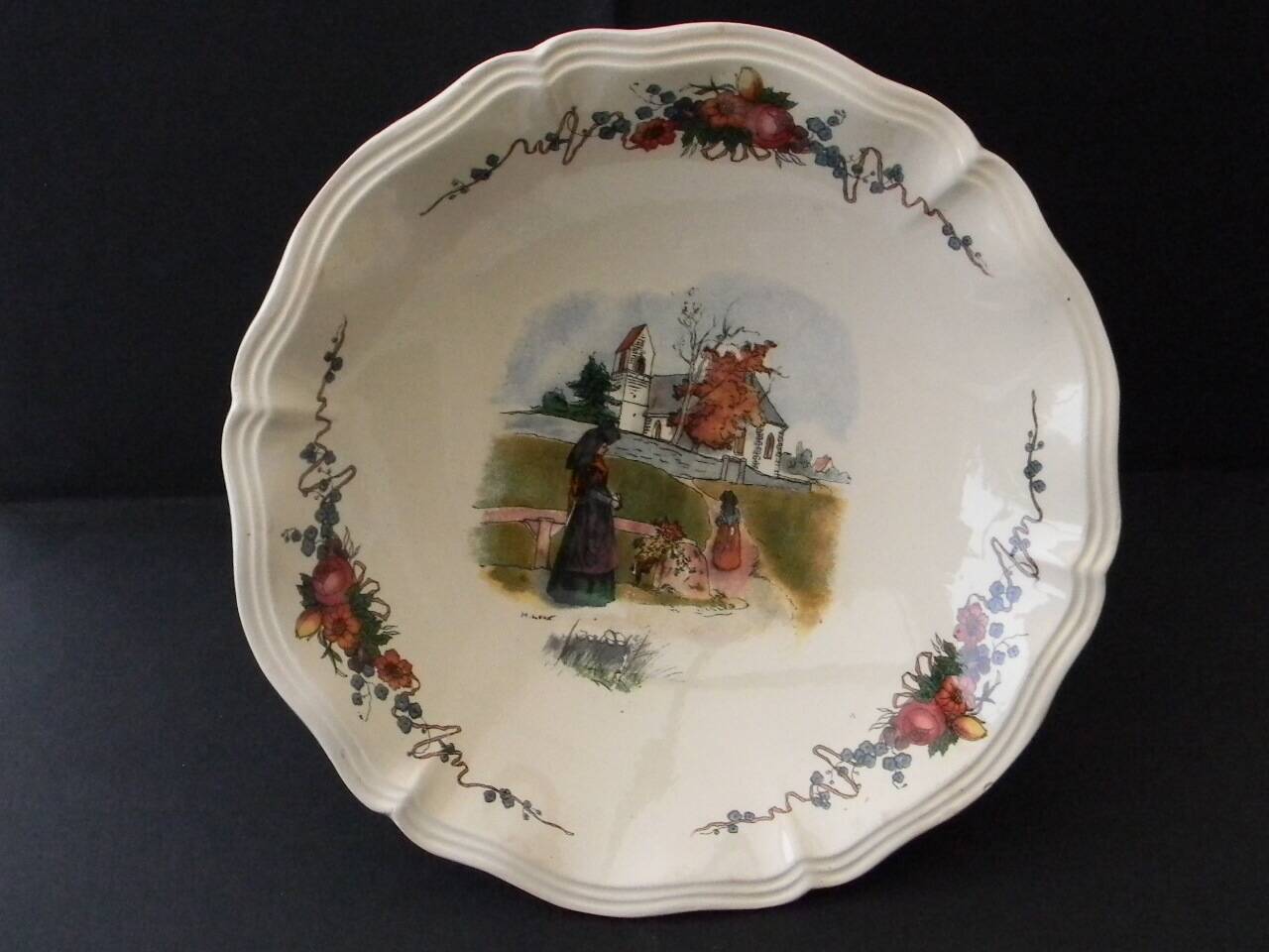 Fruit bowl, earthenware compote dish DIGOIN SARREGUEMINES H. LOUX.