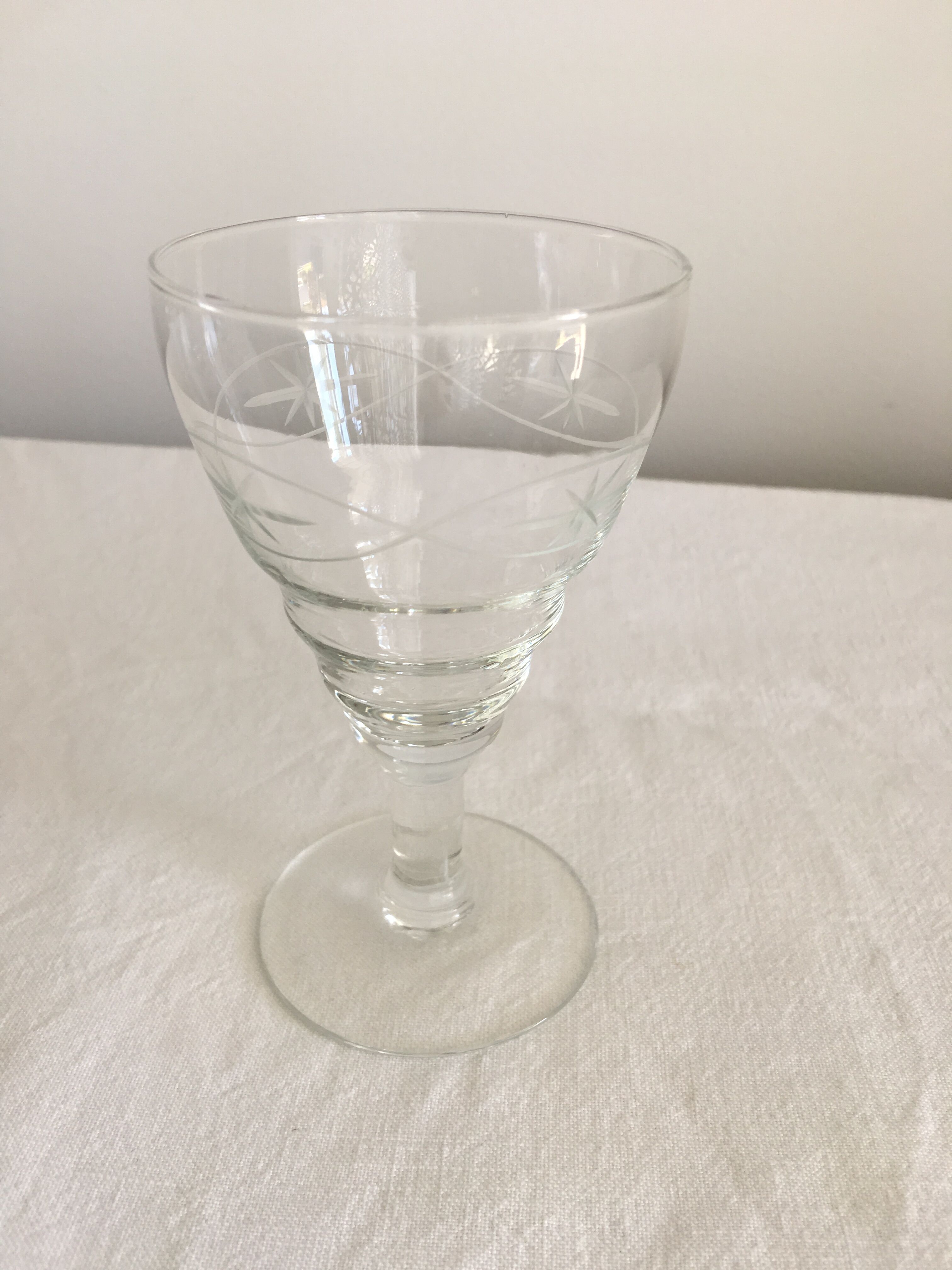 Suite of 8 wine glasses 1950/60 - blown glass