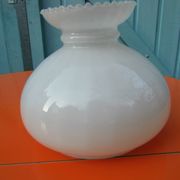 Suspension globe en opaline blanche début XX ème siècle