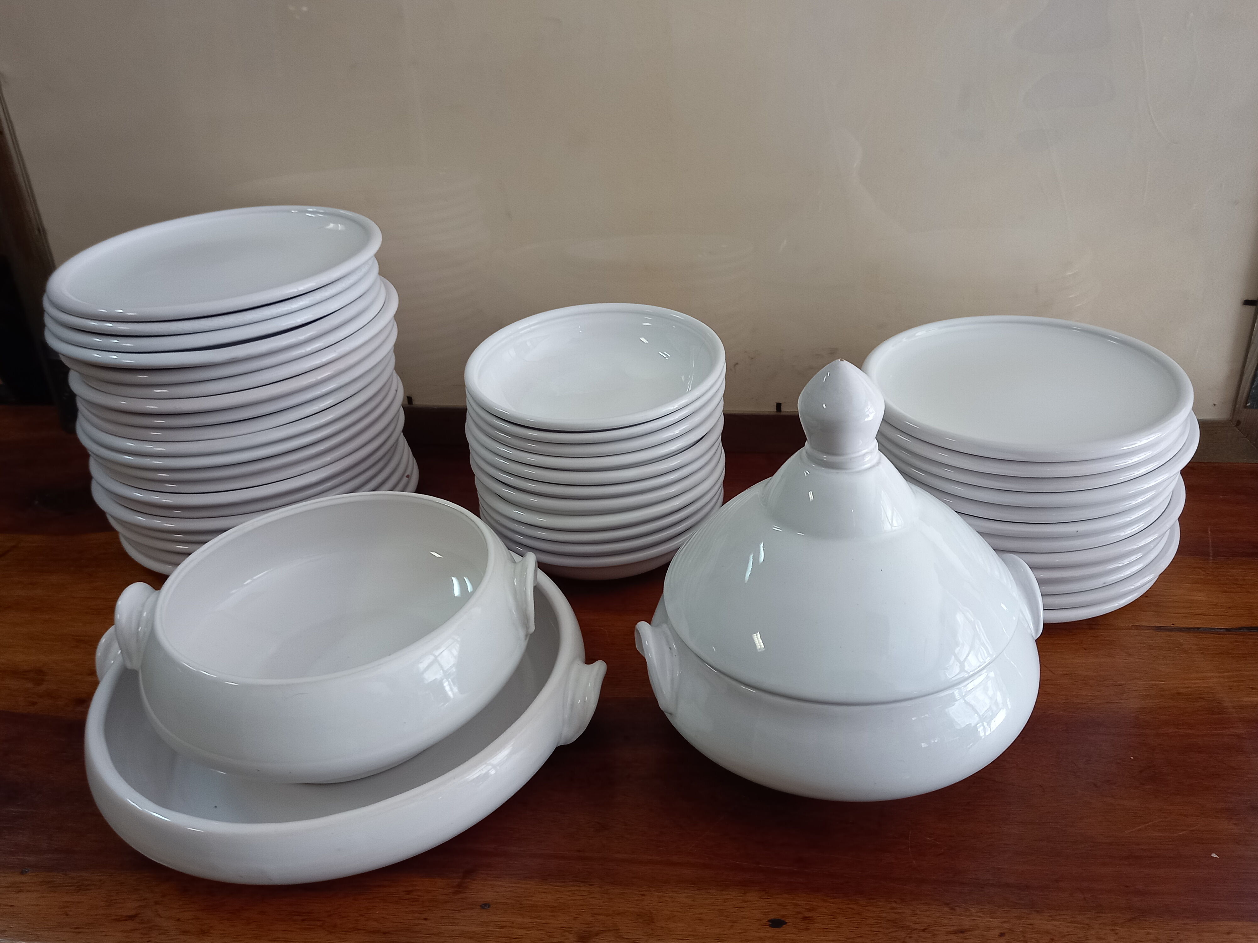 A sandstone table service