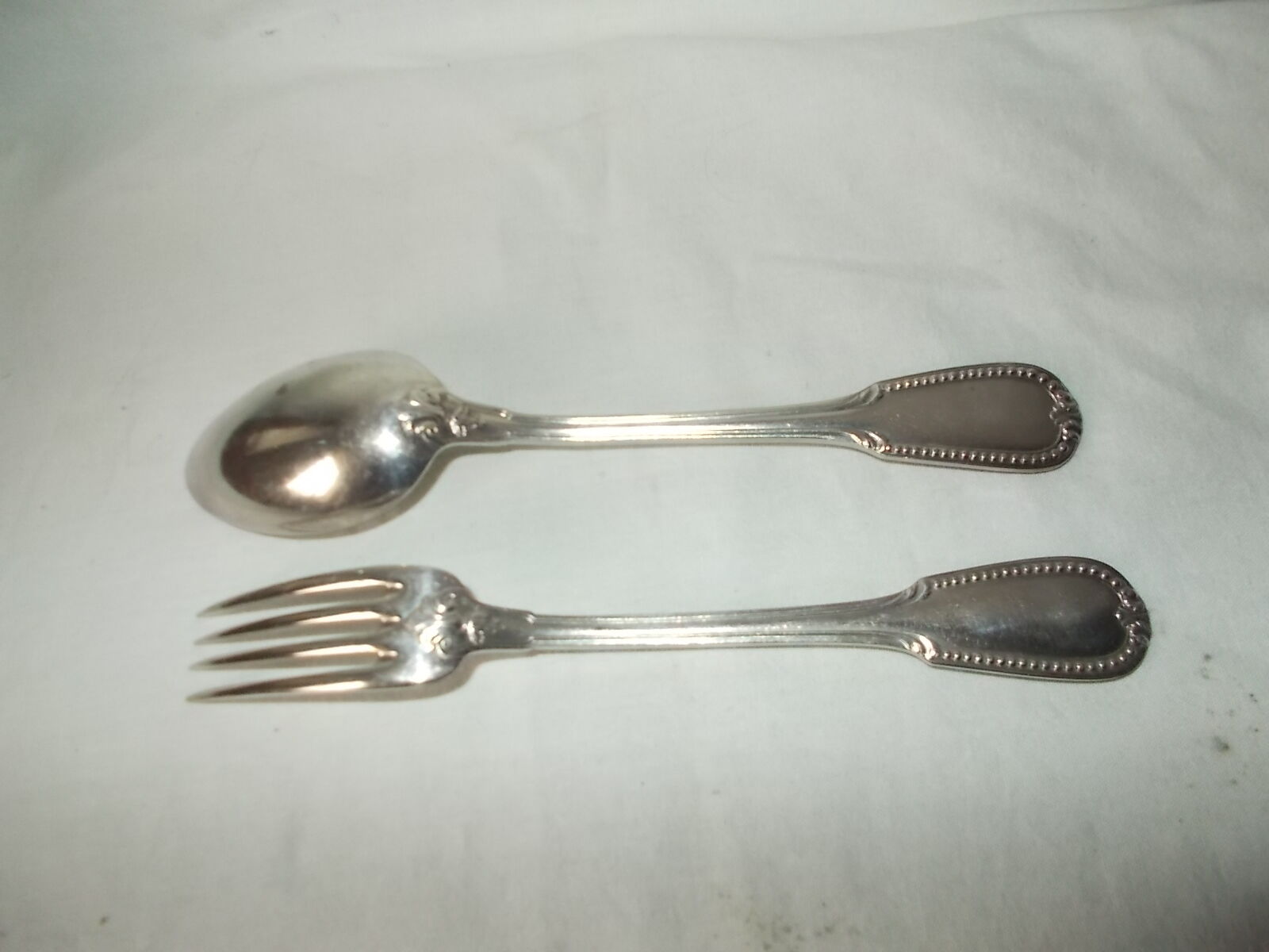 24-piece silver-plated cutlery set with box