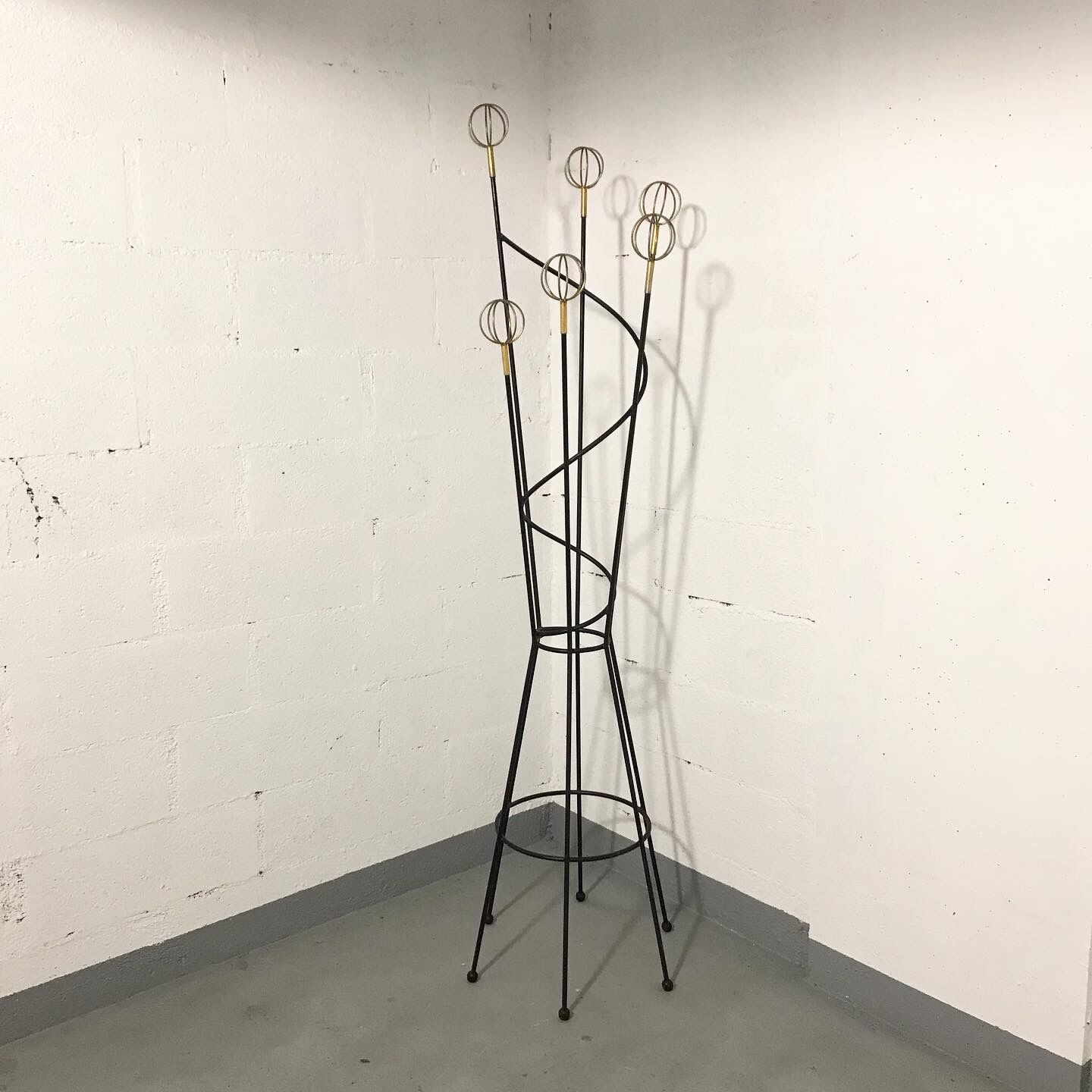 Roger Feraud - coat hangers "Astrolabe".